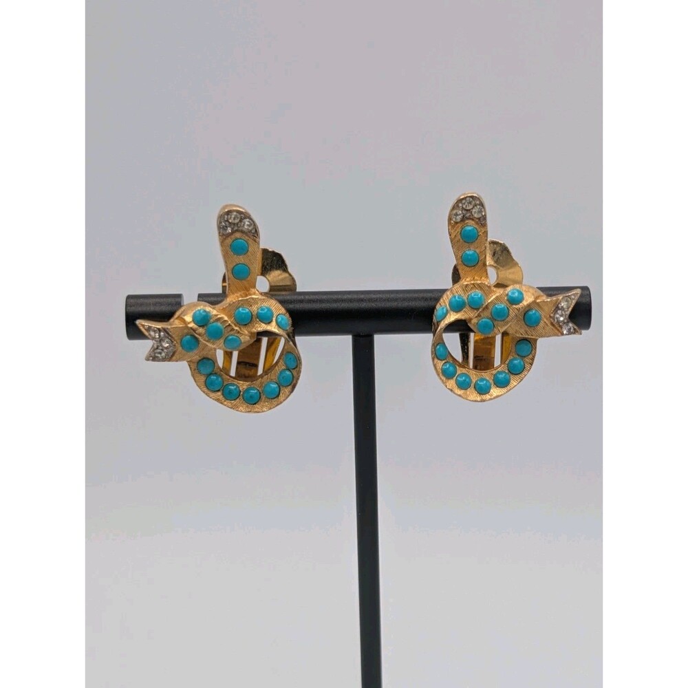 Vtg Signed Hattie Carnegie Faux Turquoise Cabochon Clip Earrings Gold Art Deco